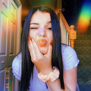 Meet your Posher, Abigail